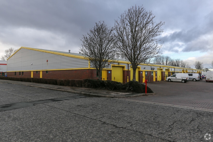 Enterprise Way, Bradford to rent - Primary Photo - Image 1 of 4