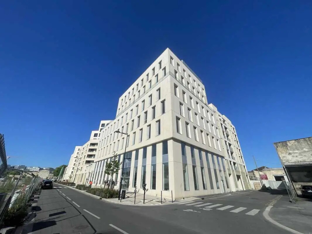 Office in Bordeaux to rent Building Photo- Image 1 of 18