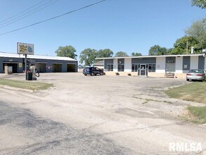 1106 S Main St, Lewistown, IL for sale Primary Photo- Image 1 of 21