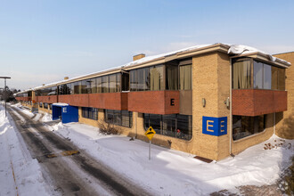 7900 Boul Taschereau, Brossard, QC for rent Building Photo- Image 1 of 5