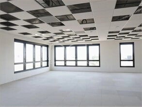 Office in Genas to rent Interior Photo- Image 2 of 4