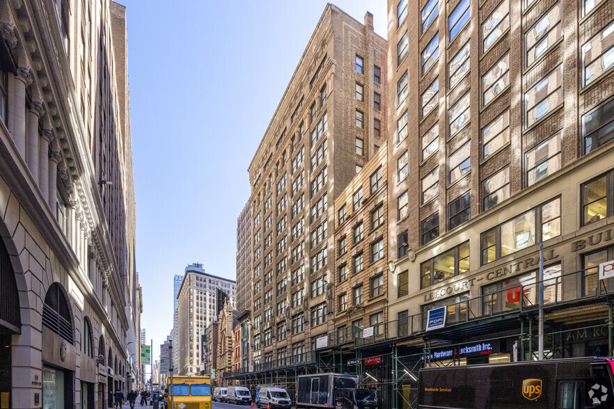 134-142 W 37th St, New York, NY for rent - Building Photo - Image 1 of 8