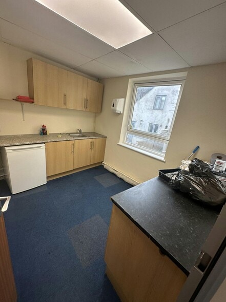 44 Richmond Rd, Kingston Upon Thames to rent - Building Photo - Image 3 of 4