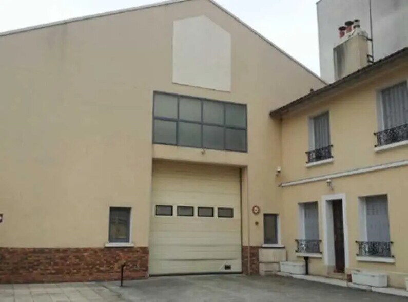 Office in Ivry-sur-Seine to rent - Building Photo - Image 2 of 9