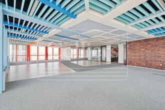 Retail in Marseille to rent Interior Photo- Image 2 of 13