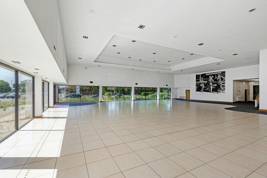 Rutherford Way, Swindon Village to rent - Building Photo - Image 2 of 5