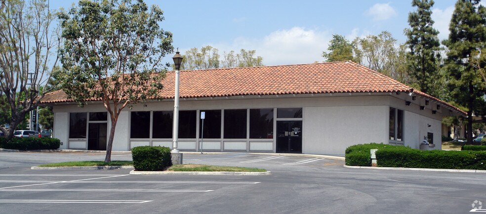 9713-9799 Baseline Rd, Rancho Cucamonga, CA for rent - Building Photo - Image 3 of 5