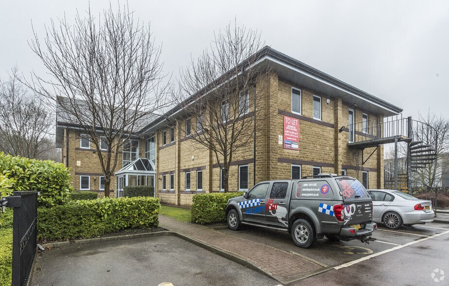 Old Power Way, Elland for sale - Primary Photo - Image 1 of 1