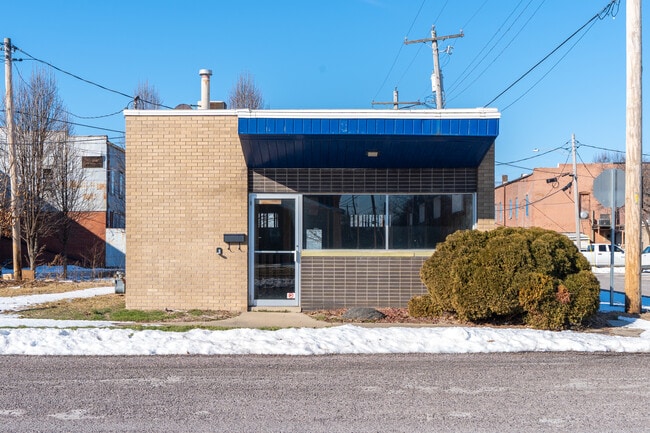 More details for 515 N Monroe St, Litchfield, IL - Office for Auction