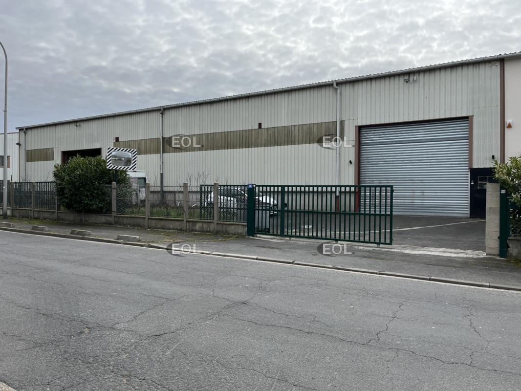 Light Industrial in Argenteuil for sale Building Photo- Image 1 of 12