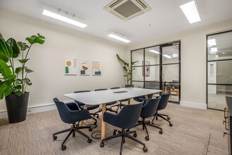 1 Duchess St, London to rent Interior Photo- Image 2 of 12