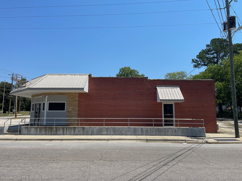 200 N Ellis Ave, Dunn, NC for sale - Building Photo - Image 2 of 4