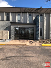 300 W Garden Of The Gods Rd, Colorado Springs, CO for rent Building Photo- Image 1 of 7