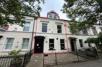 44 University Rd, Belfast to rent Building Photo- Image 1 of 5