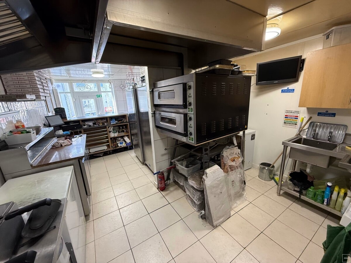 99-101 High St, Durham, DUR DH1 1BQ - Unit 99a - - Interior Photo - Image 2 of 8
