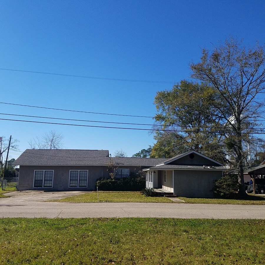 10077 Church Ave, Diberville, MS 39540 UK