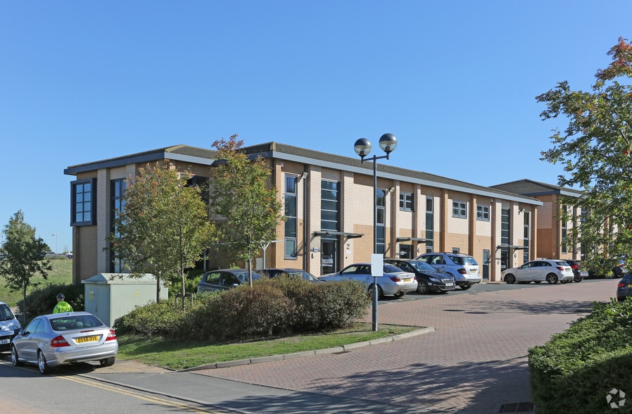 High View Clos, Leicester for sale - Primary Photo - Image 1 of 1