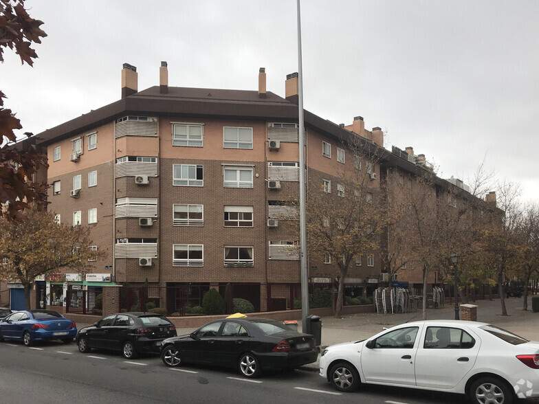 Calle De La Fuente Carrantona, 51, Madrid, Madrid for sale - Primary Photo - Image 1 of 3