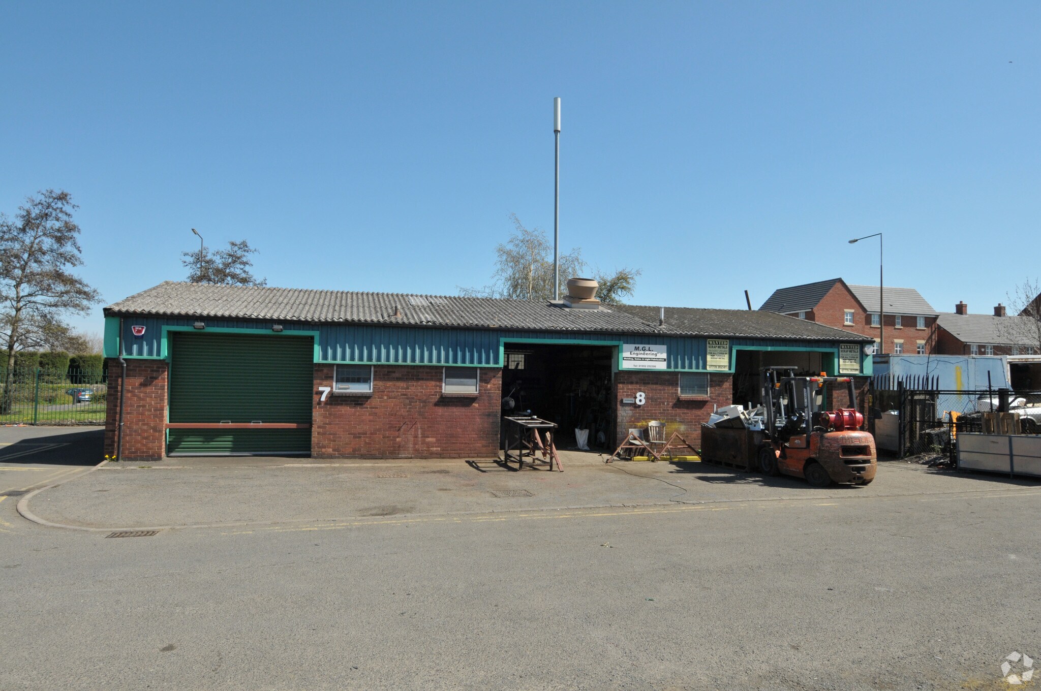 Trench Lock 2, Telford for sale Primary Photo- Image 1 of 1