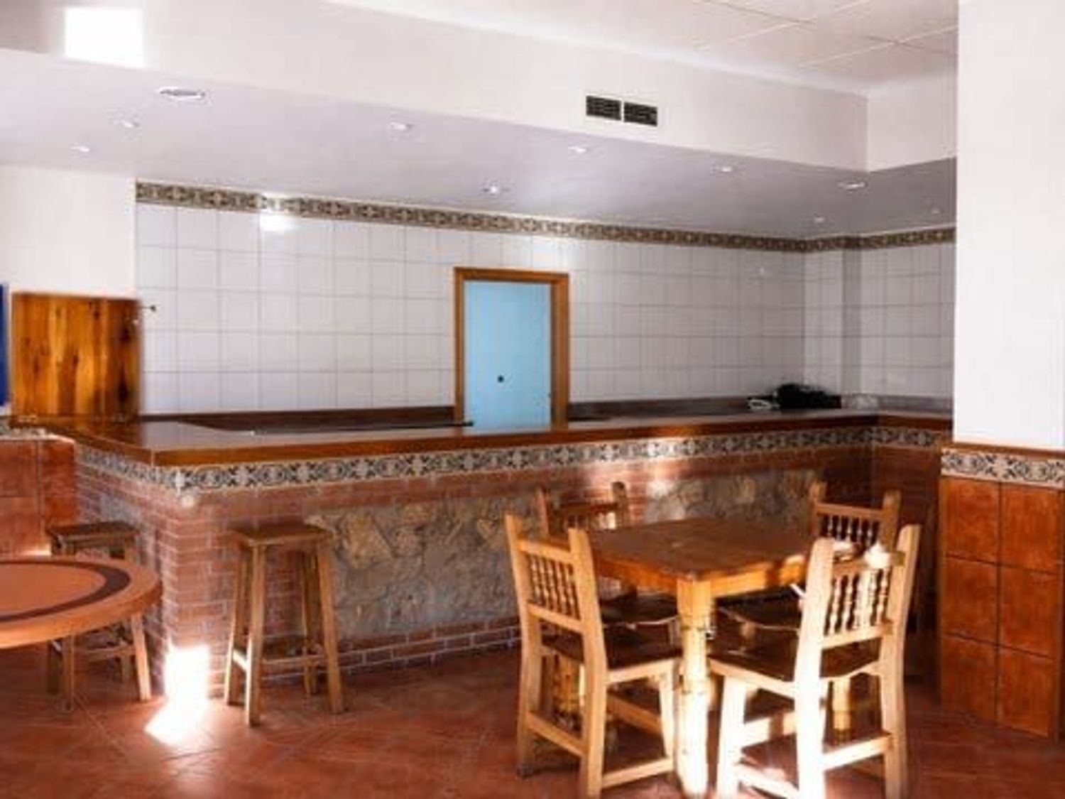 Retail in Guadalajara, Guadalajara to rent Interior Photo- Image 1 of 9