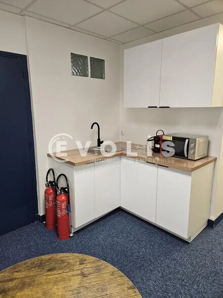 Office in Bagneux to rent - Interior Photo - Image 3 of 11