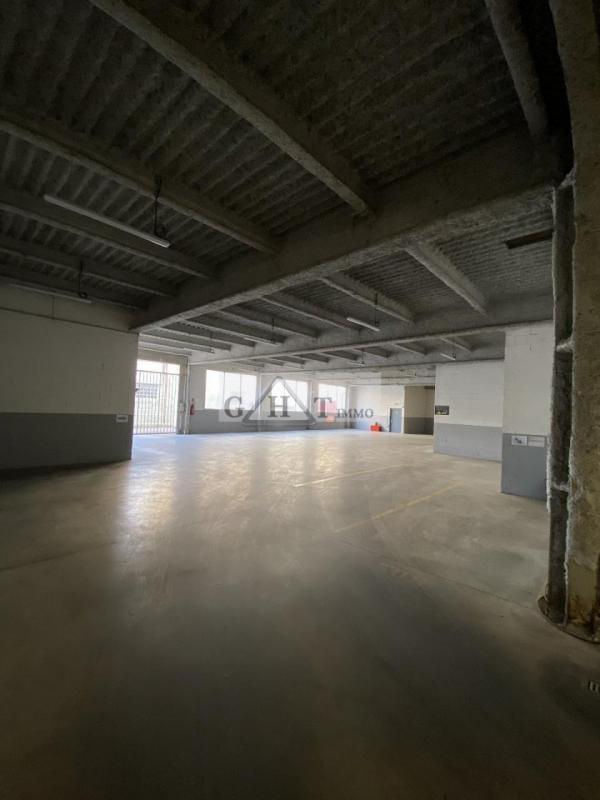 Industrial in Saint-Maur-des-Fossés to rent Building Photo- Image 1 of 4