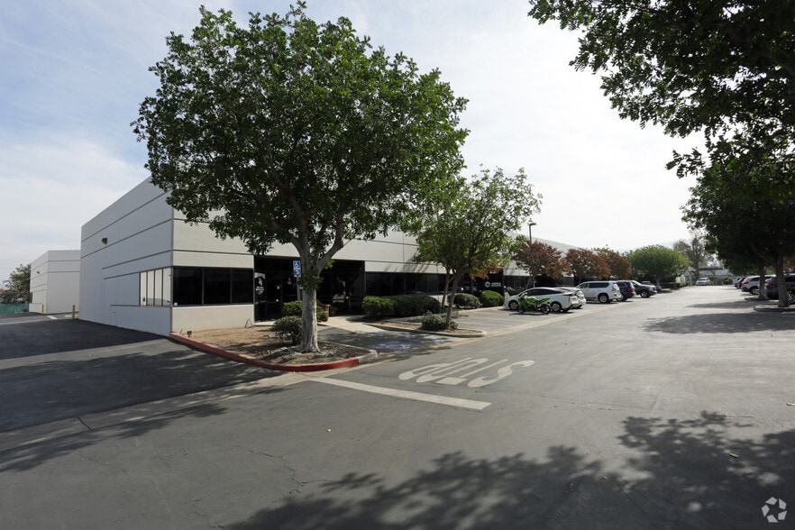 1151-1159 Pomona Rd, Corona, CA for sale - Primary Photo - Image 1 of 1
