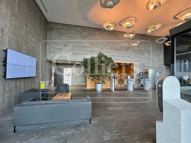 2-4 Avenue Des Canuts, Vaulx-en-Velin to rent - Lobby - Image 3 of 22