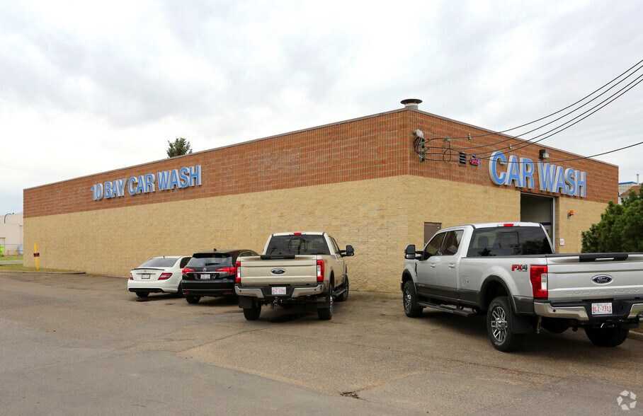 Em’s Lube Shop & Car Wash portfolio of 2 properties for sale on LoopNet.co.uk - Primary Photo - Image 1 of 2