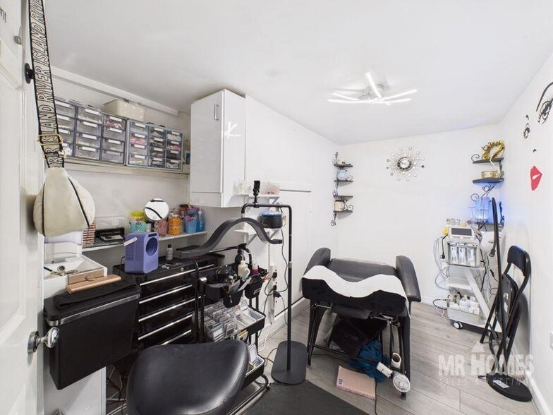 330 Cowbridge Road East, Cardiff to rent - Building Photo - Image 3 of 13