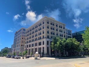 1 W Main St, Madison, WI for rent Building Photo- Image 1 of 7