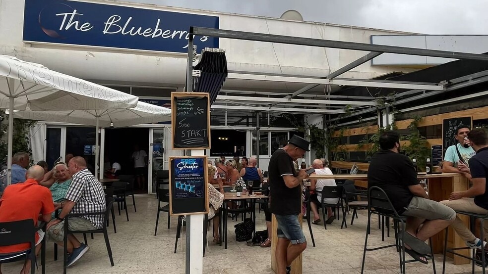 Retail in Benidorm, Alicante to rent - Building Photo - Image 2 of 5