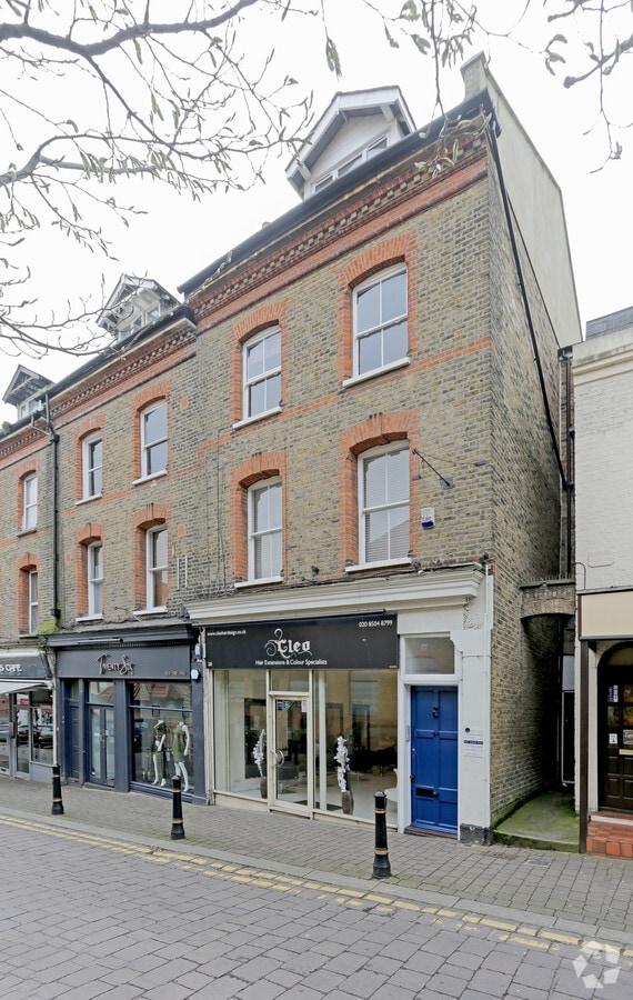 28 Queens Rd, Buckhurst Hill IG9 5BY UK