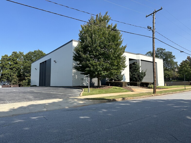 120 Broadus Ave, Greenville, SC for sale - Building Photo - Image 2 of 37