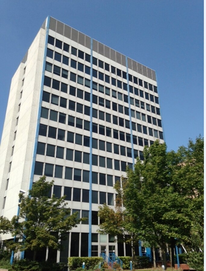 High St, Potters Bar to rent Building Photo- Image 1 of 14