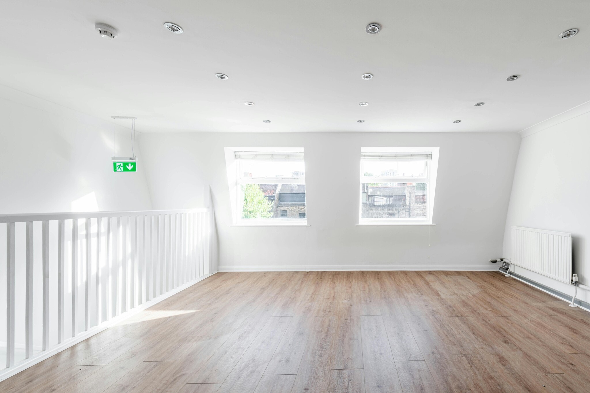 28 Hanbury St, London to rent Interior Photo- Image 1 of 12