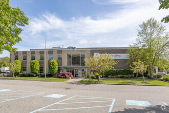 3300 Veterans Memorial Hwy, Bohemia, NY for rent Building Photo- Image 1 of 7