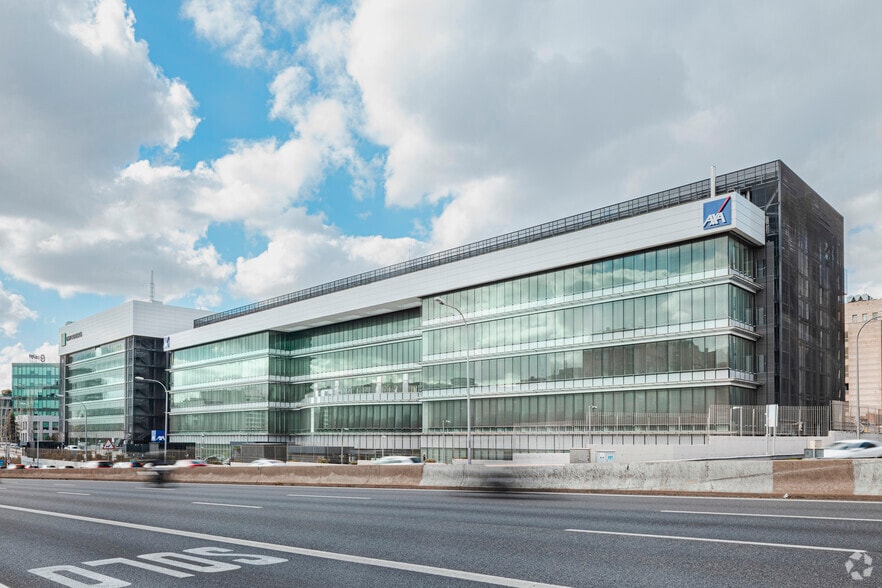 Calle Emilio Vargas, 6, Madrid, Madrid to rent - Primary Photo - Image 1 of 7