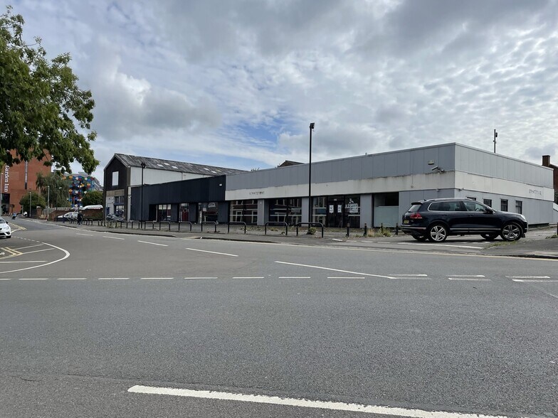 Victoria Sq, Stoke On Trent for rent - Building Photo - Image 1 of 10