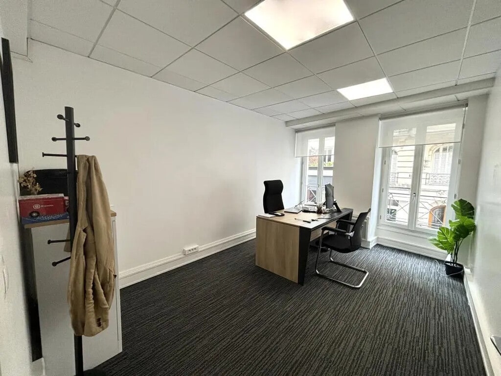 Location Bureaux 53 m² - Photo 1
