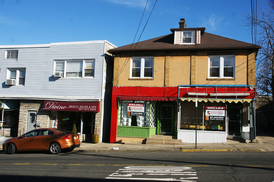 5-7 W Main St, Bergenfield, NJ for sale - Primary Photo - Image 1 of 1