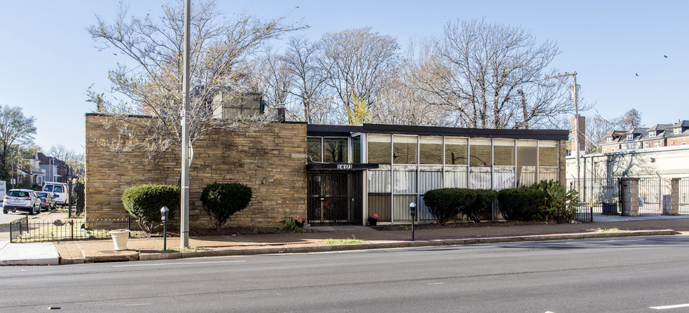 1401 N Kingshighway Blvd, Saint Louis, MO for sale - Building Photo - Image 1 of 4