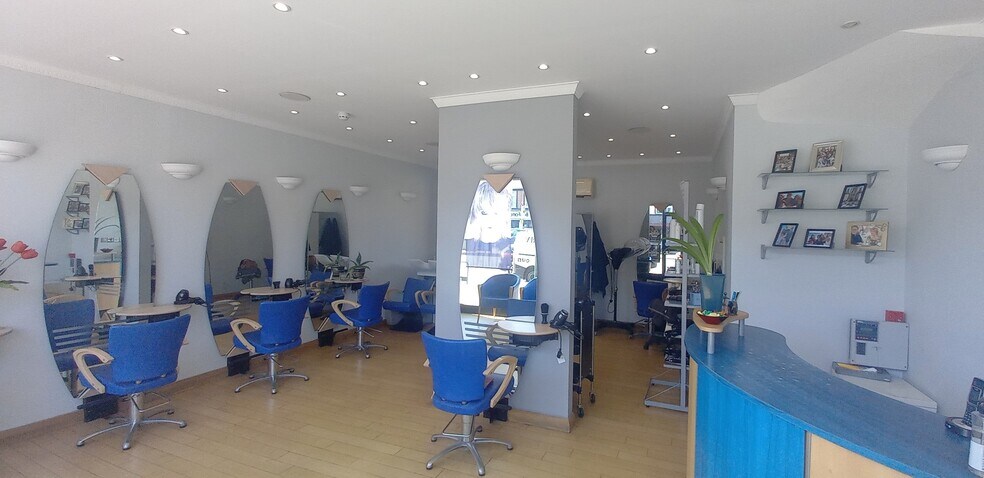 309 Richmond Rd, Kingston Upon Thames to rent - Interior Photo - Image 3 of 3