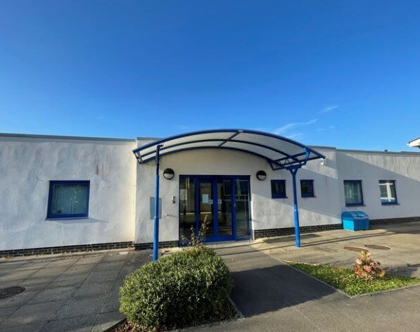 Royal George Rd, Burgess Hill for sale - Primary Photo - Image 1 of 1