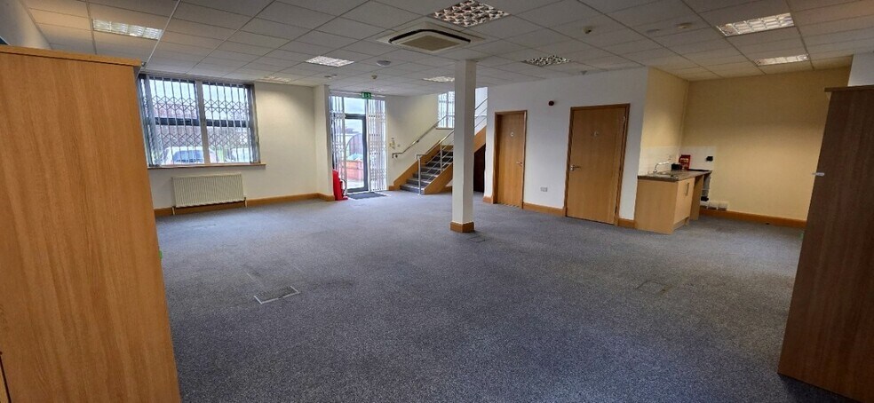 Stanier Way, Derby to rent - Interior Photo - Image 2 of 4