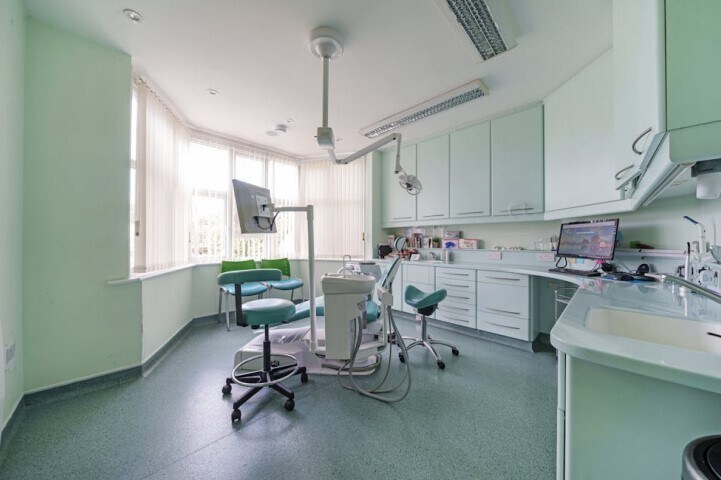 106-108 Woodlands, Harrow for sale Interior Photo- Image 1 of 1