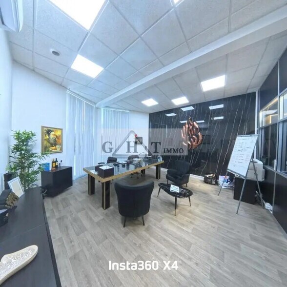 Office in Créteil to rent - Interior Photo - Image 2 of 8