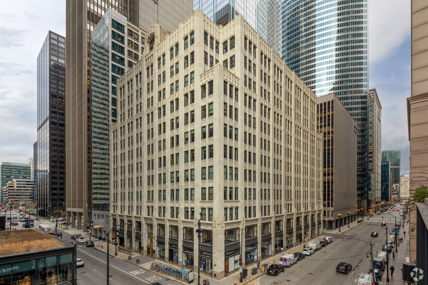 300 W Adams St, Chicago, IL for rent - Building Photo - Image 2 of 27