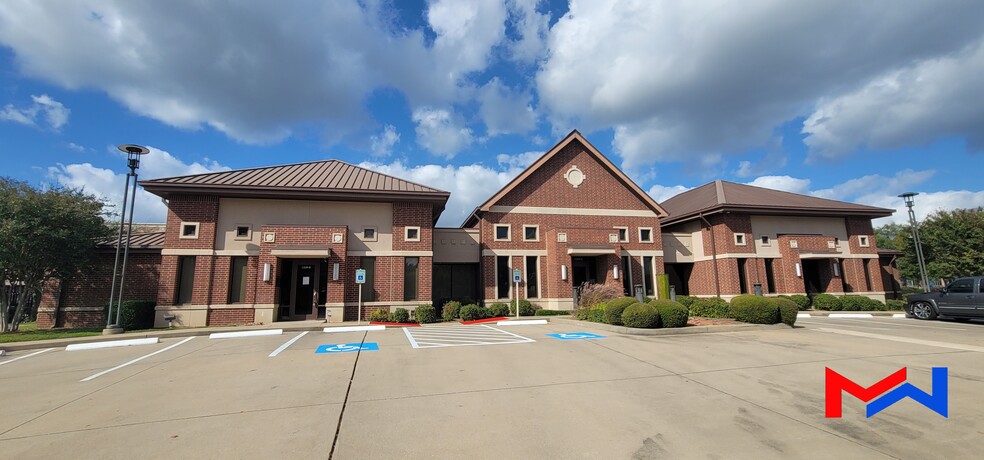 1208 Highway 6, Sugar Land, TX for rent - Building Photo - Image 1 of 15