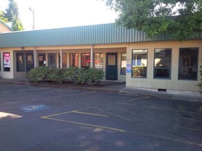 6430 Milwaukie Ave, Portland, OR for rent Building Photo- Image 1 of 6